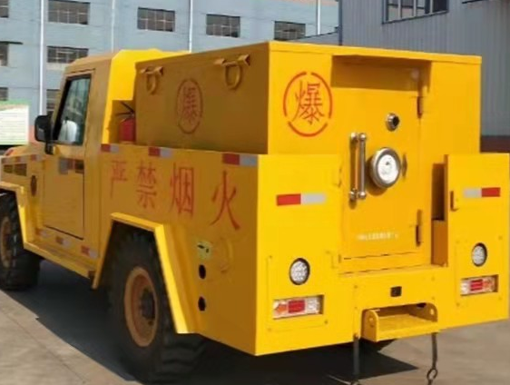 三水凯龙爆破器材运输车：保障爆破任务的安全运行